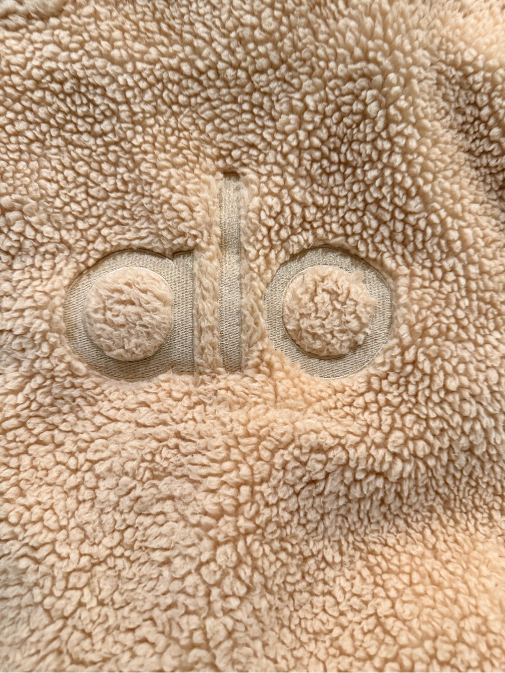 Alo yoga Cozy Sherpa tote sand Beige